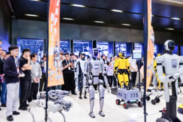 IROS 2025展示三大突破